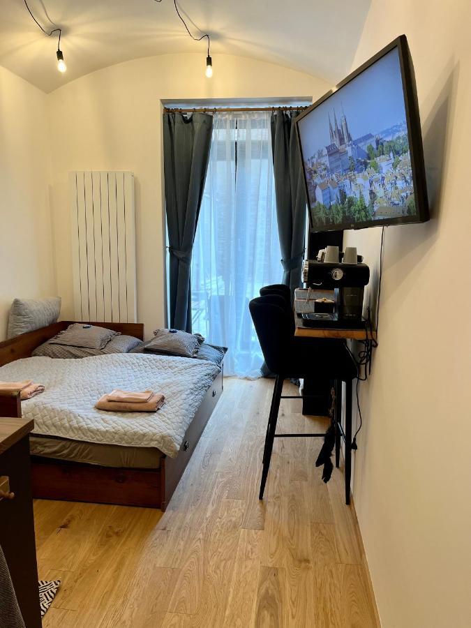 Studio V Prizemi S Kuchyni A Koupelnou Prag Eksteriør billede